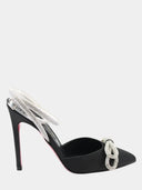 Escarpins Albano en satin noir avec strass et talon aiguille
Chaussures Albano noires à bout pointu et bride ornée de strass
Zoom sur le nœud scintillant des escarpins Albano en satin
Vue arrière des escarpins Albano avec bride de cheville strassée
