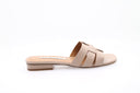 Mules en cuir beige Albano avec devant lacé et talon plat de 2,5 cm. Chaussures élégantes et confortables pour toutes occasions.